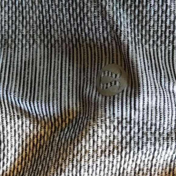 Lululemon Long Sleeve NWOT - Picture 5 of 6